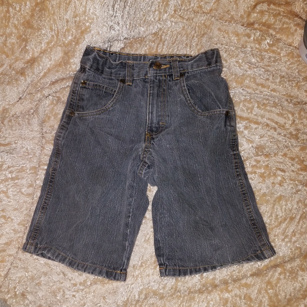 Charles Klein boys shorts size 6